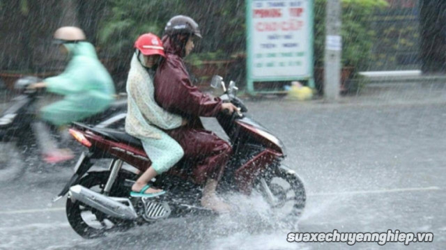 Vỏ nào an toàn cho xe máy trong mùa mưa - 1