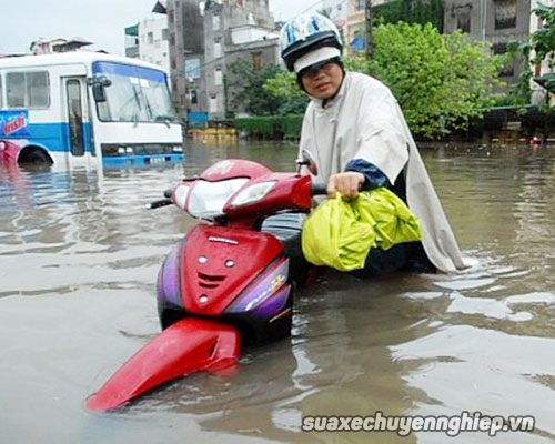 Sửa xe máy bị ngập nước ở quận 7 uy tín - 1