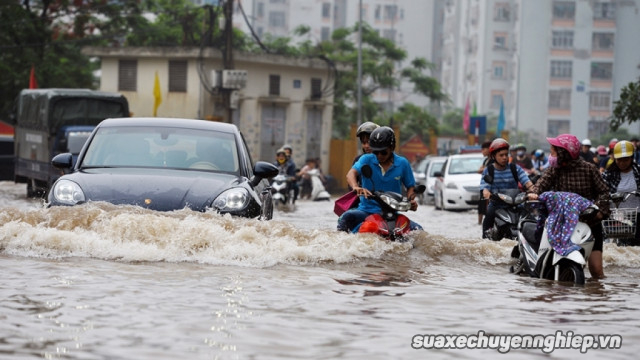 Cách xử lý xe jupiter bị ngập nước chết máy mùa mưa - 1