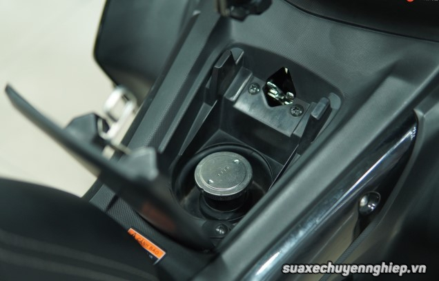 Xe máy đang đi bị hụt ga chết máy phải làm sao - 2