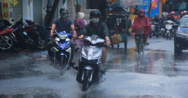 Vỏ nào an toàn cho xe máy trong mùa mưa?